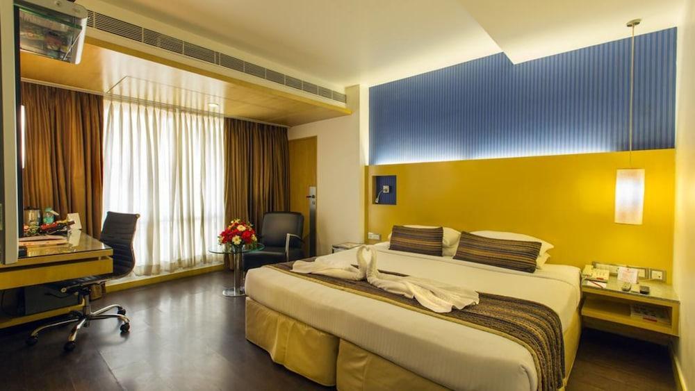 Hotel Ramee Guesline Hotel, Dadar 4*
