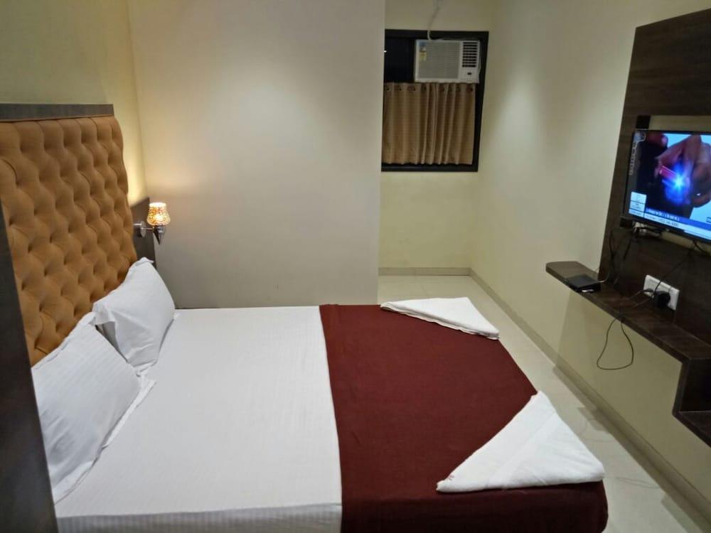 Oyo 76486 Silver Moon Mumbai
