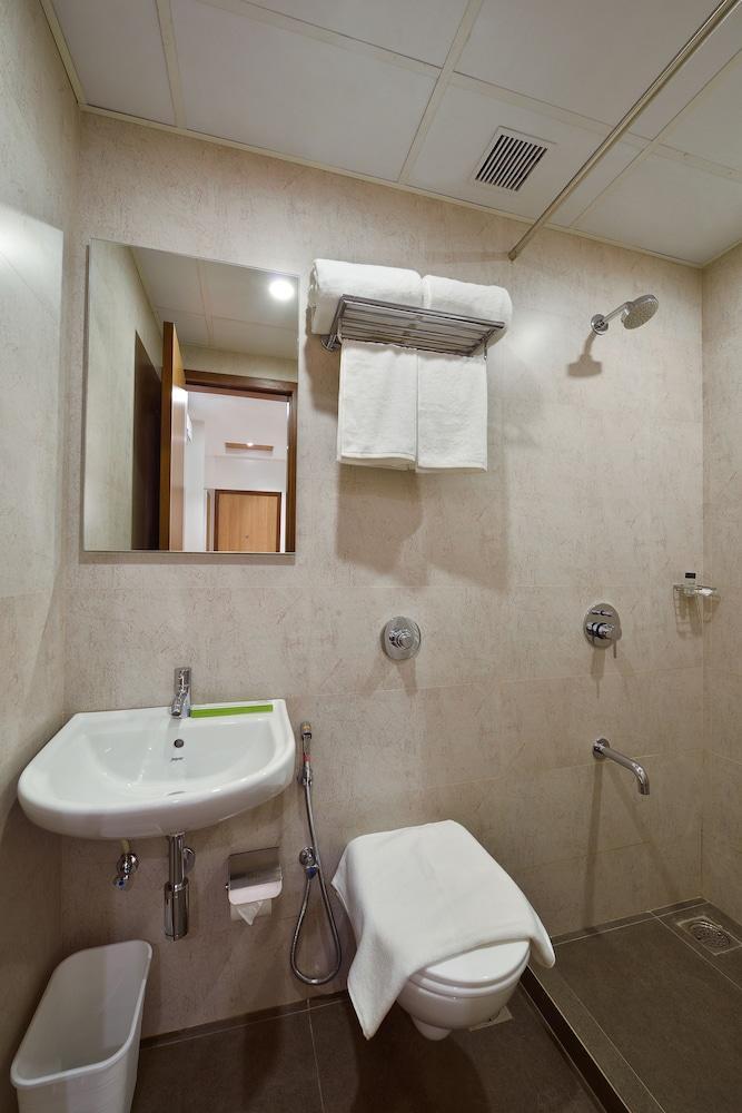 Leafio Hotel 2*