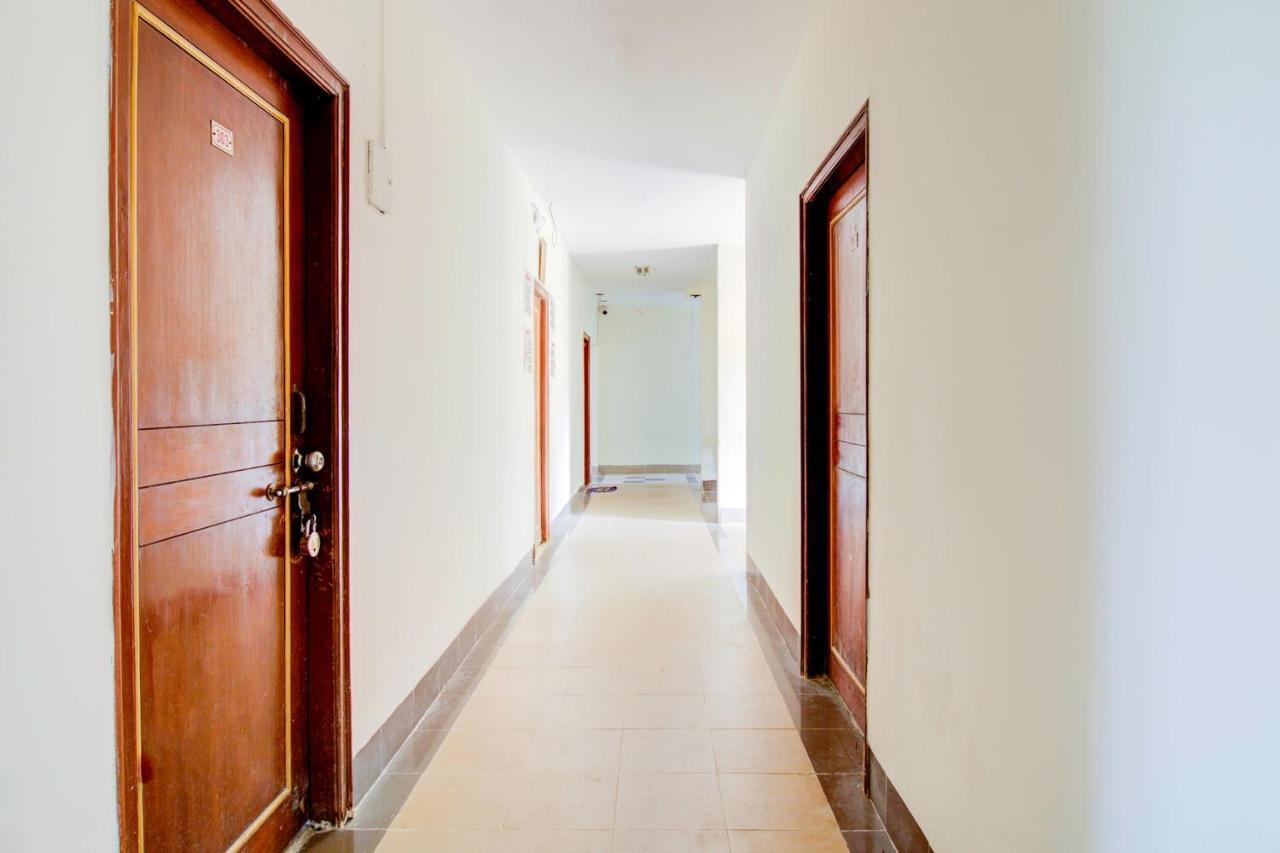 Oyo 66827 Island Club Hotel Mumbai