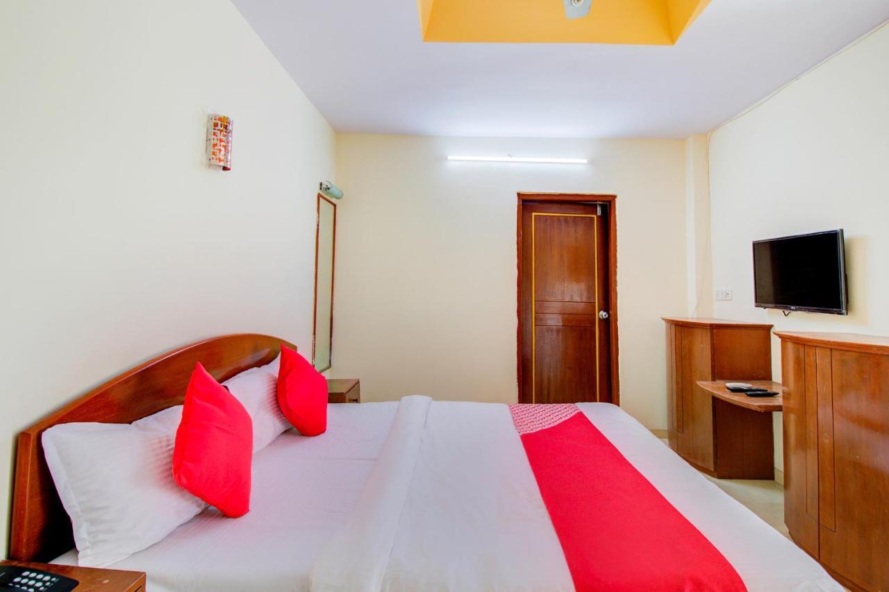 Oyo 66827 Island Club Hotel 3*
