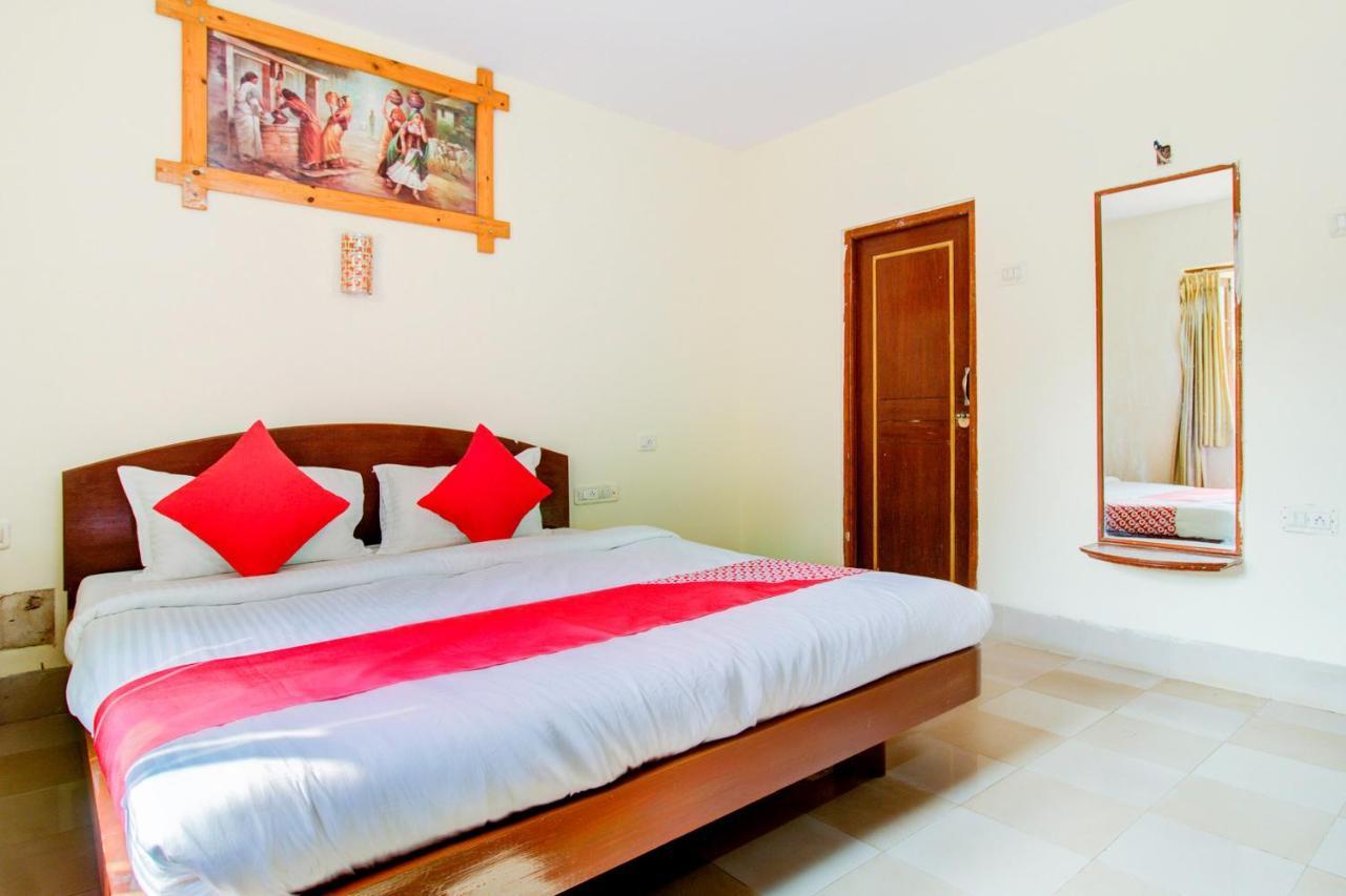 Hotel Oyo 66827 Island Club
