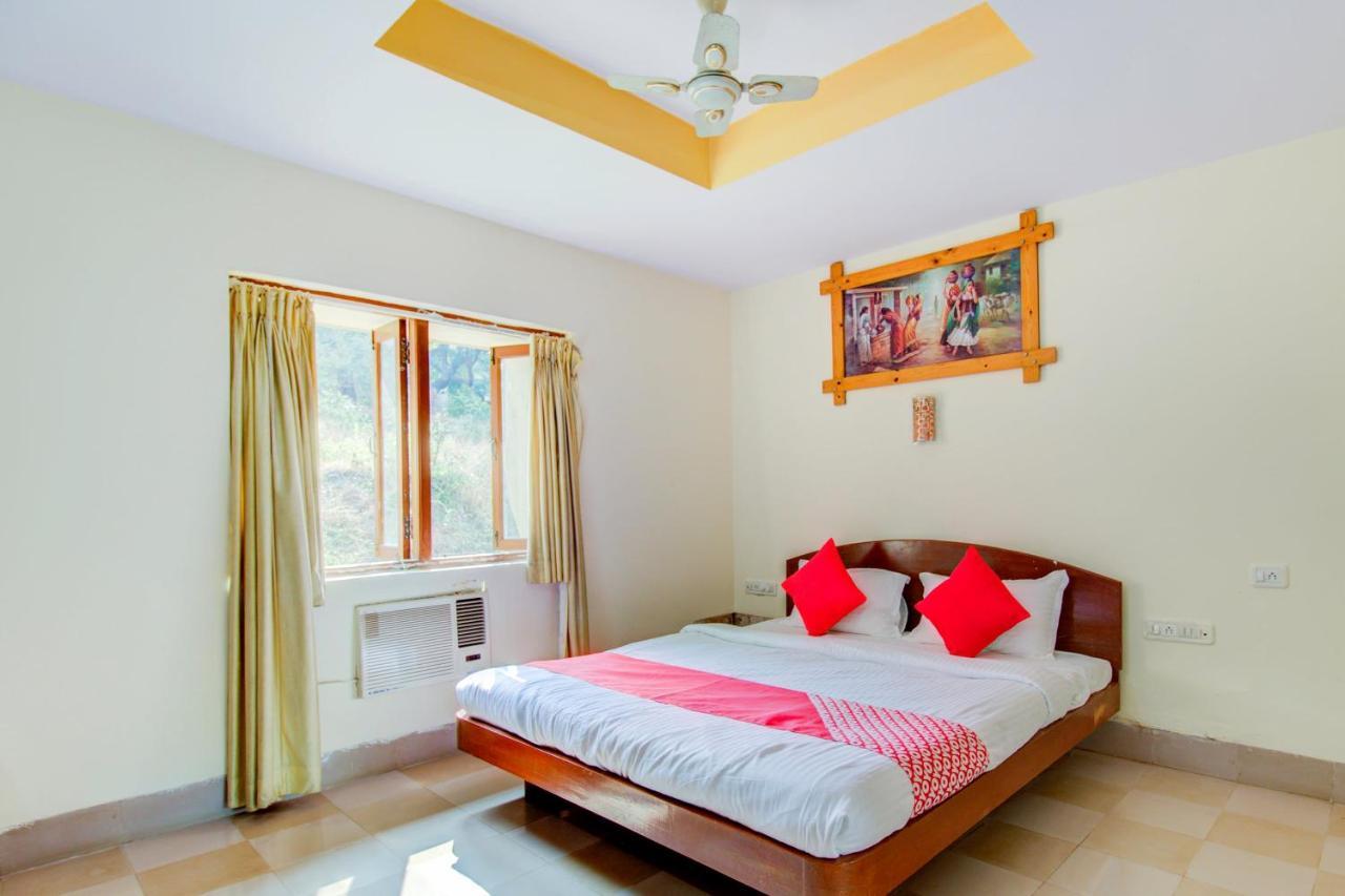 Oyo 66827 Island Club 3* Mumbai