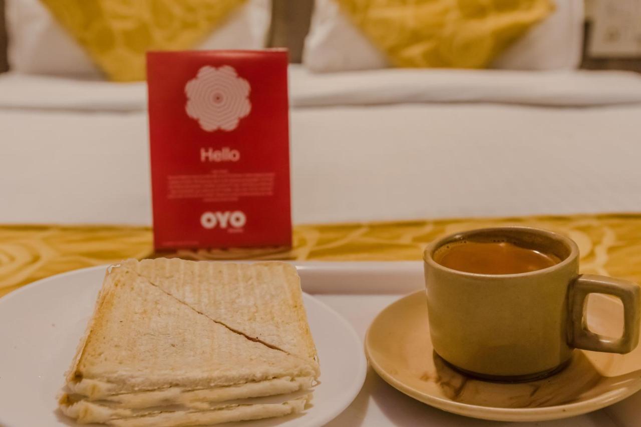 Oyo 8311 Galaxy Residency Hotel