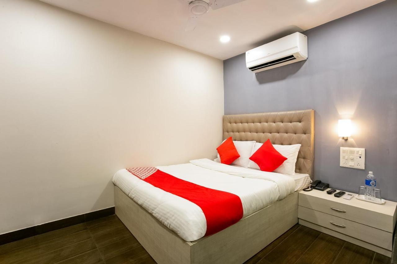 Oyo 62882 Palace Hotel