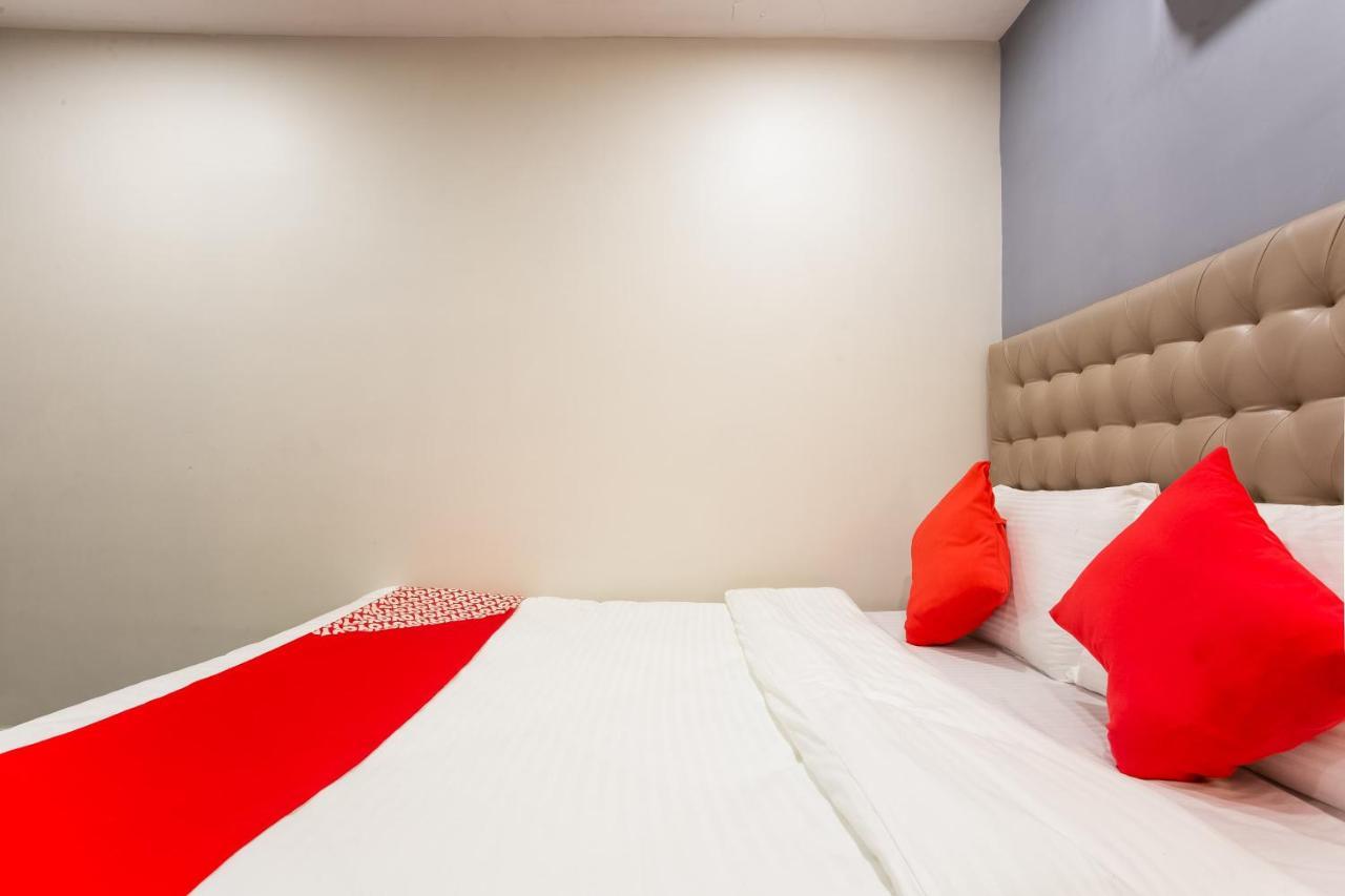Hotel Oyo 62882 Palace 3*