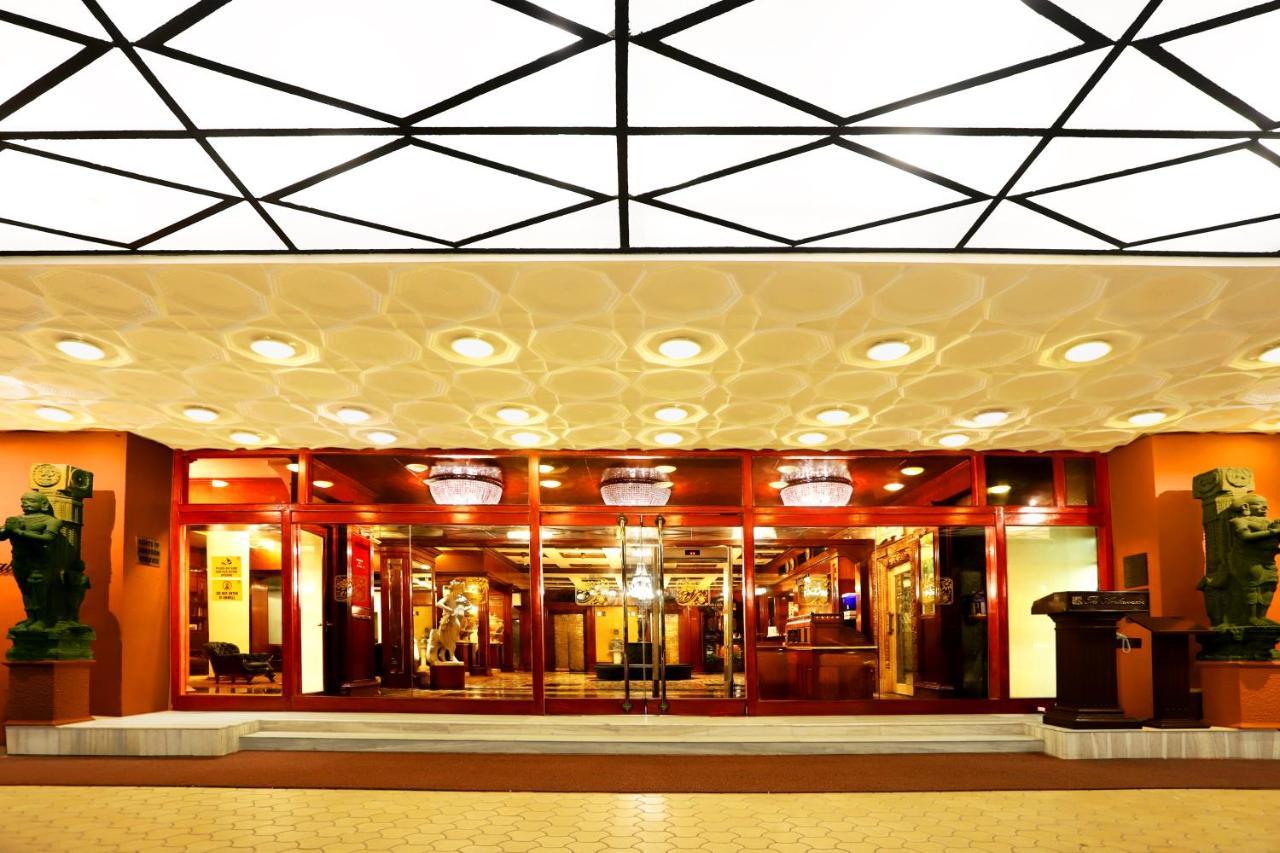 The Ambassador, Marine Drive, 4*