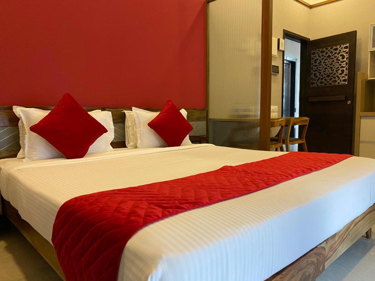 Theory9 Premium Service Khar * Mumbai
