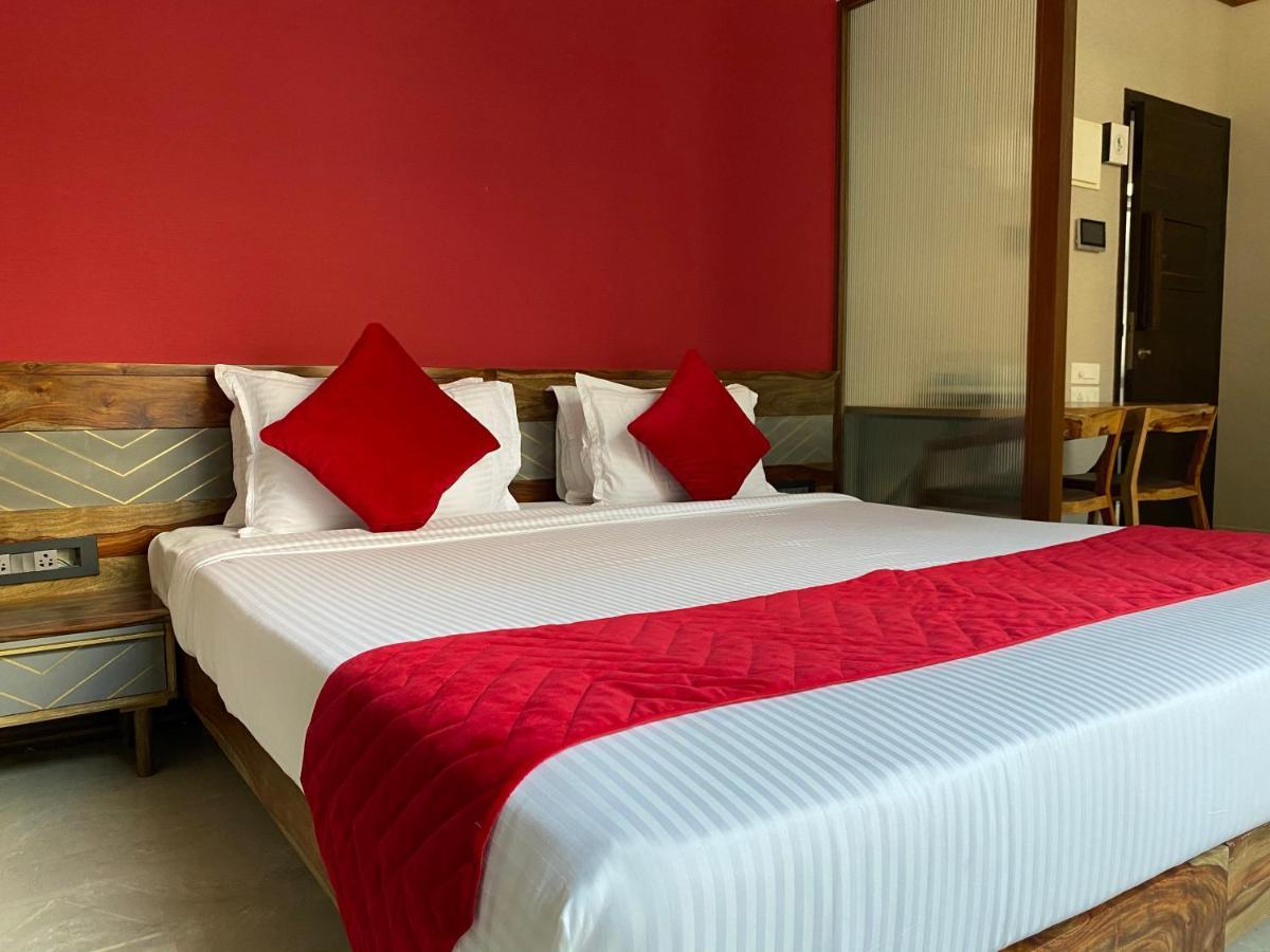 Apartment Theory9 Premium Service Khar
