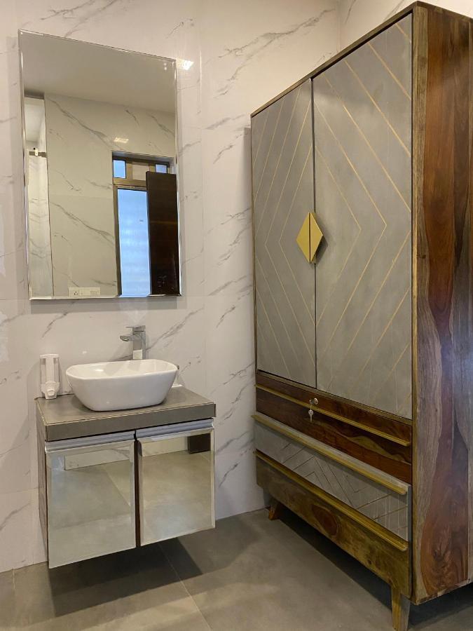 Theory9 Premium Service Khar Apartment Mumbai