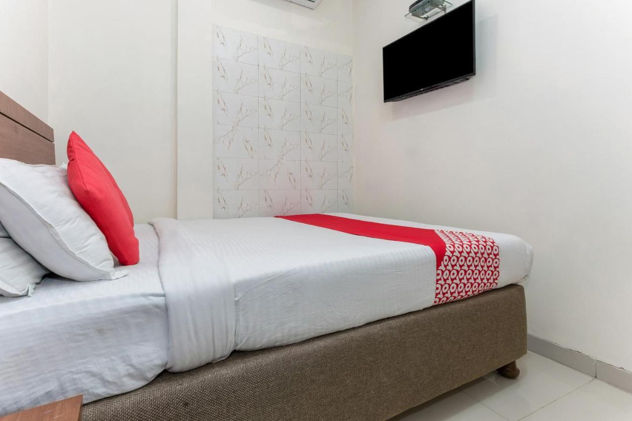 Hotel Vaccinated Staff- Oyo 1784 Ascot 3*