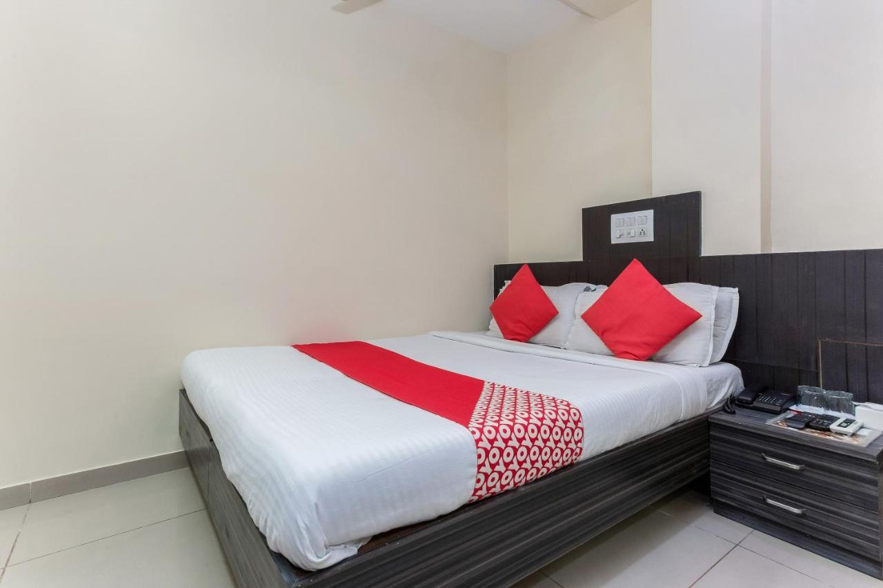 Hotel Vaccinated Staff- Oyo 1784 Ascot 3*
