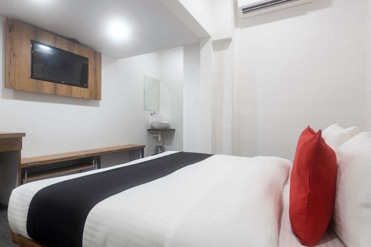 Capital O 68823 Baba's Residency Hotel