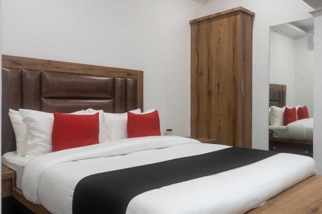 Capital O 68823 Baba's Residency Mumbai