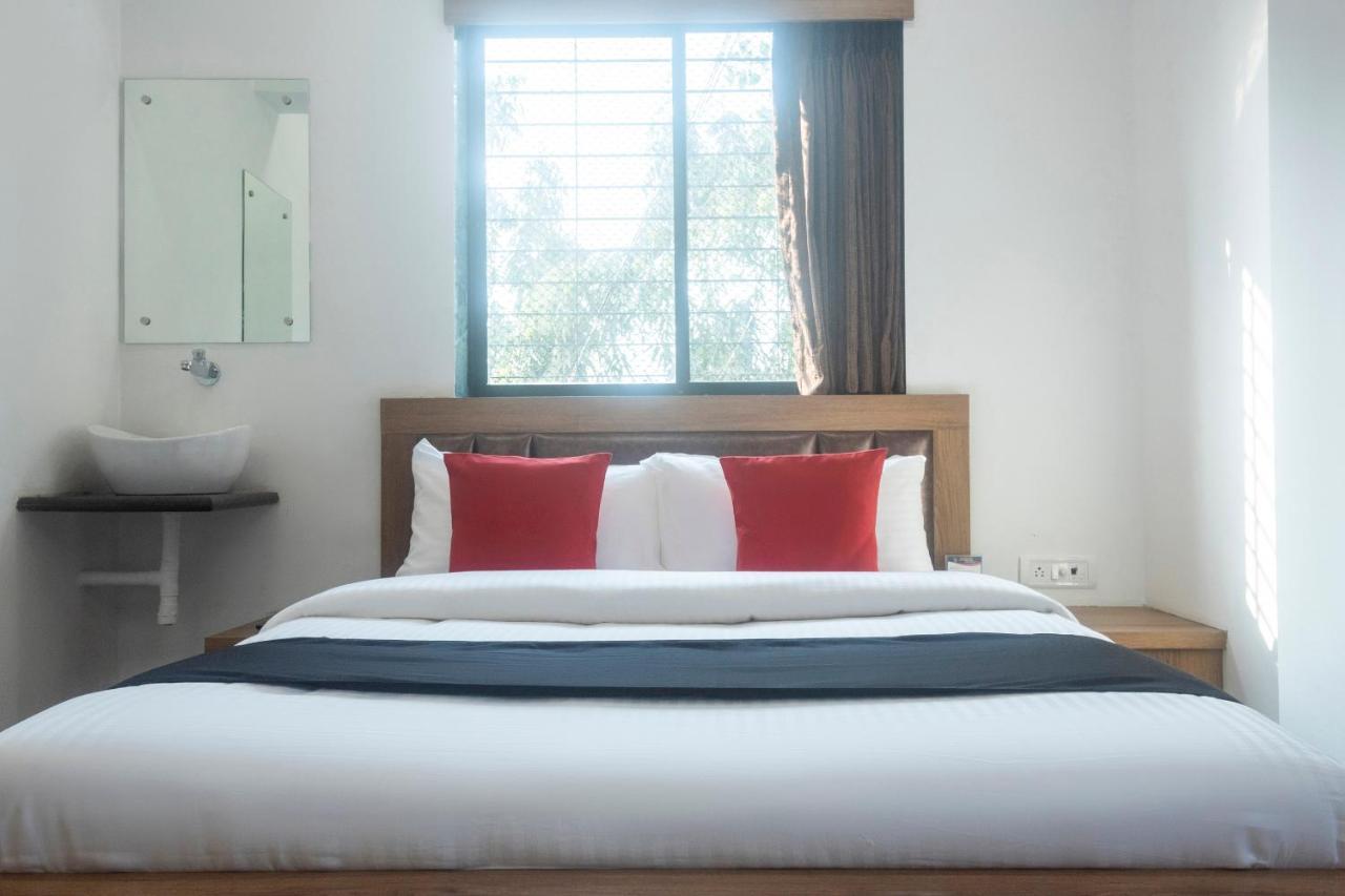 Hotel Capital O 68823 Baba's Residency Mumbai