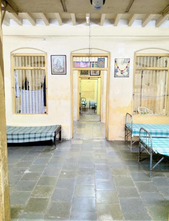 New Joshi Lodging House Hostel Mumbai