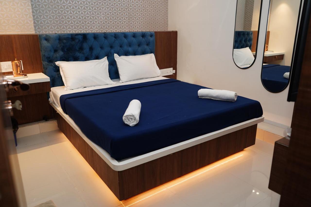 Elegance Hotel