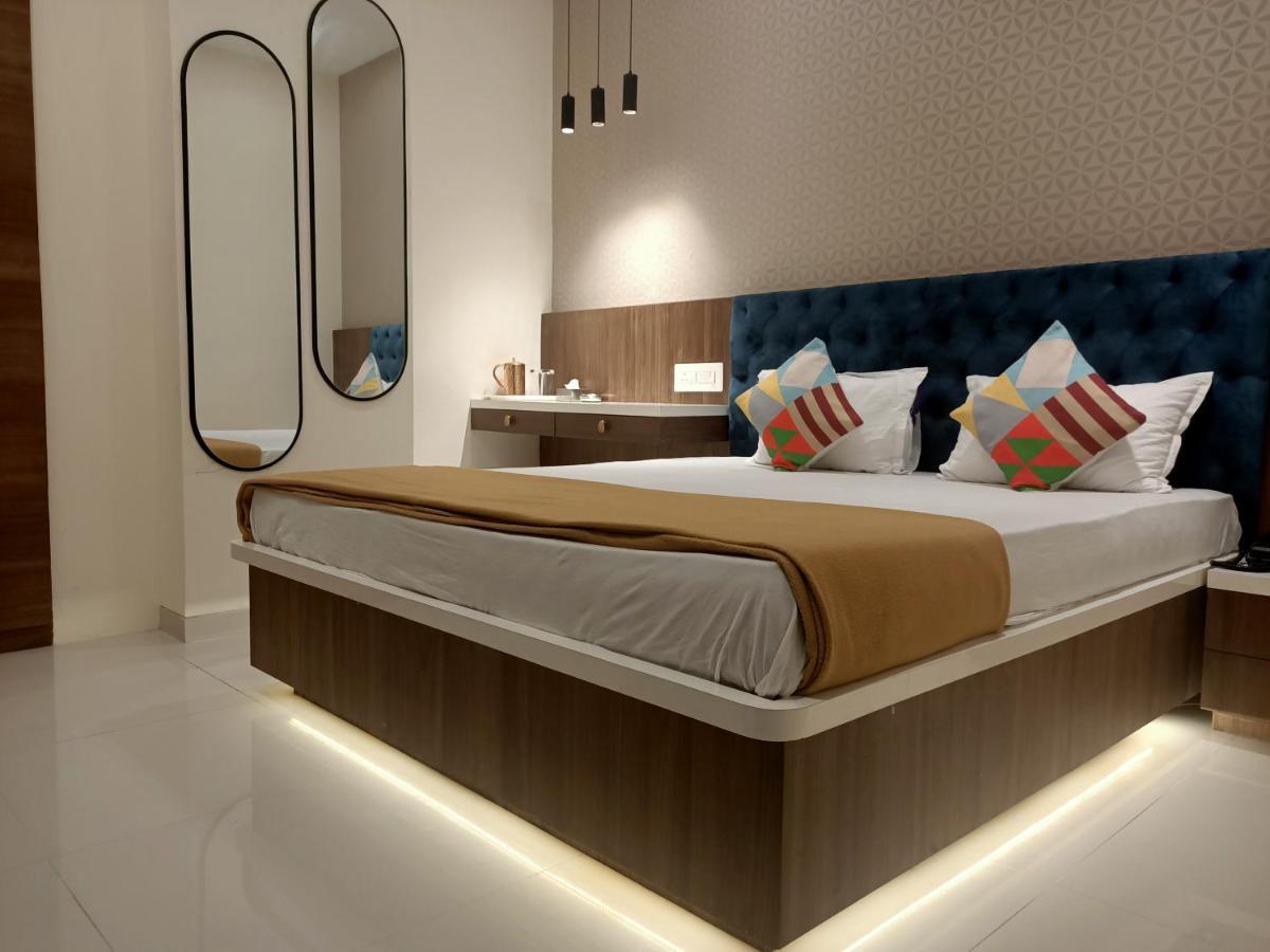 Hotel Elegance Mumbai