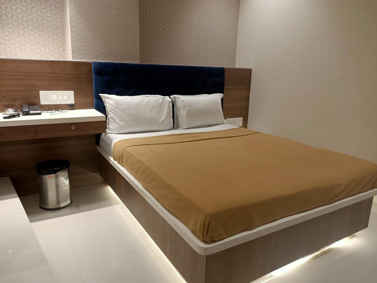 Elegance Hotel 2*