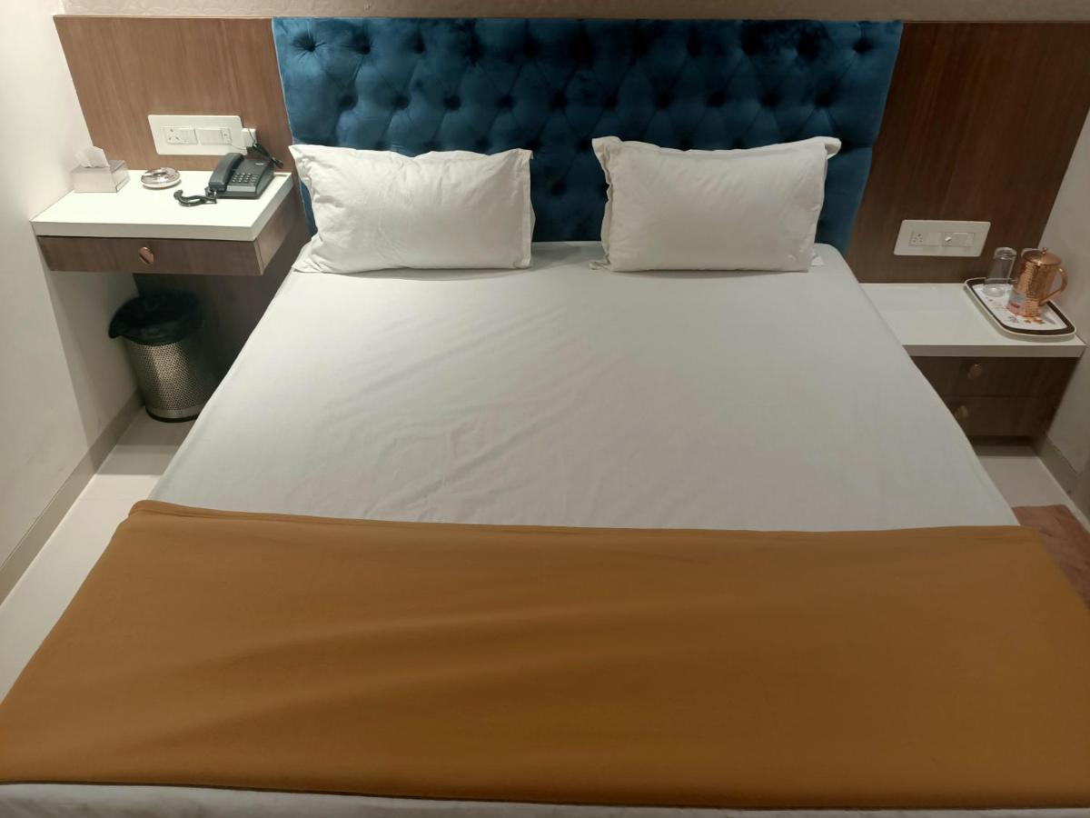 Hotel Elegance Mumbai