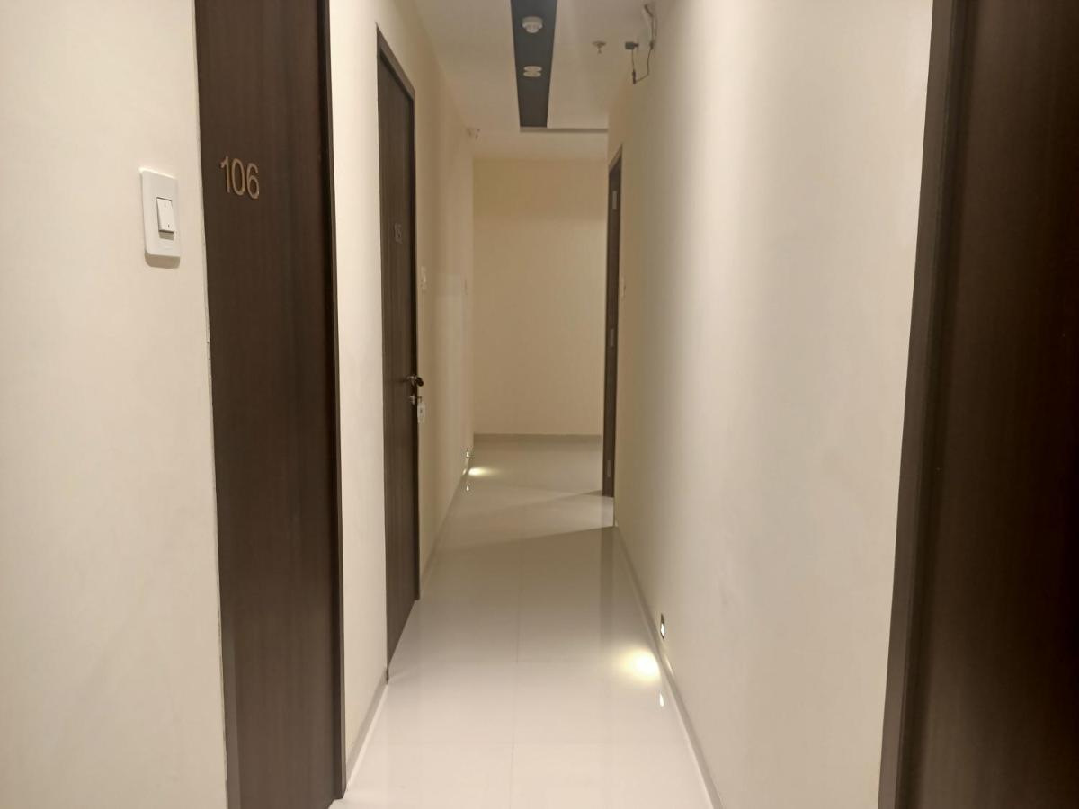 Elegance Hotel