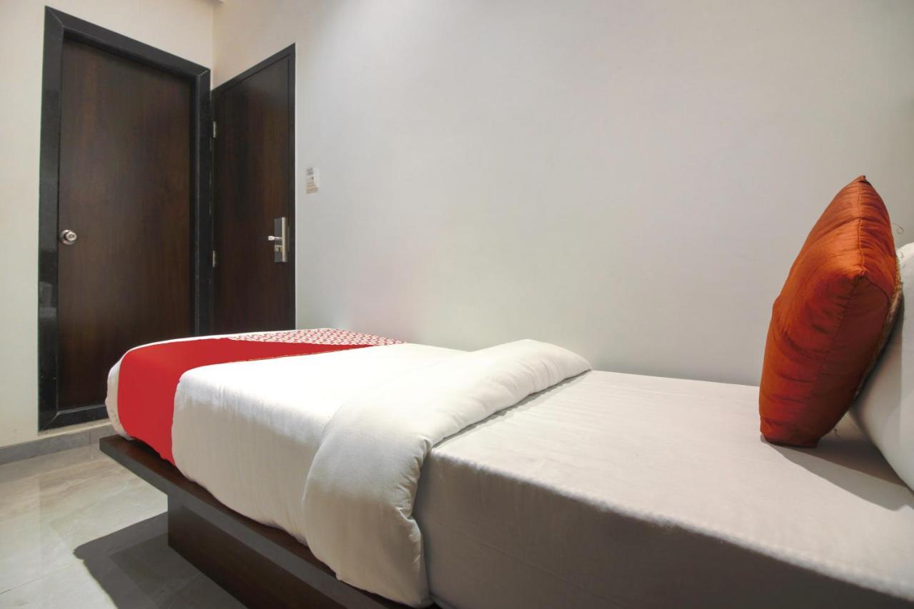 Flora Suites Hotel 3*