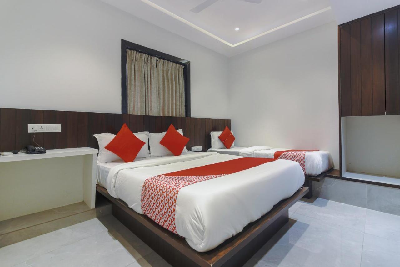 Flora Suites Hotel 3*