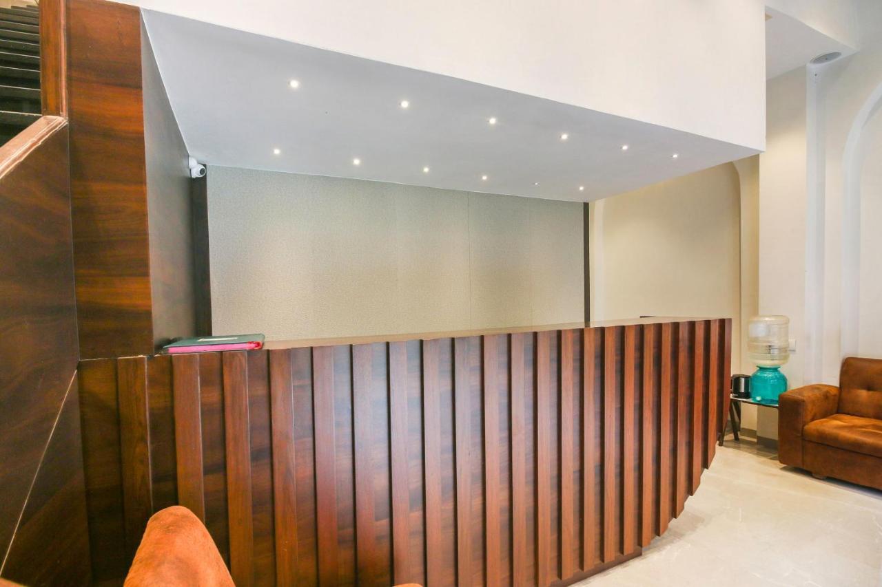 Hotel Flora Suites 3*