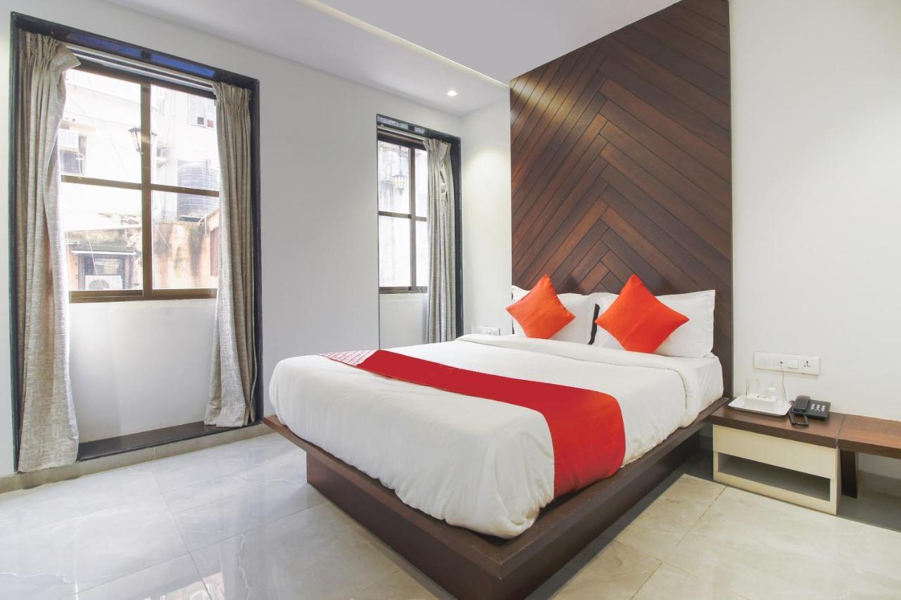 Hotel Flora Suites 3*