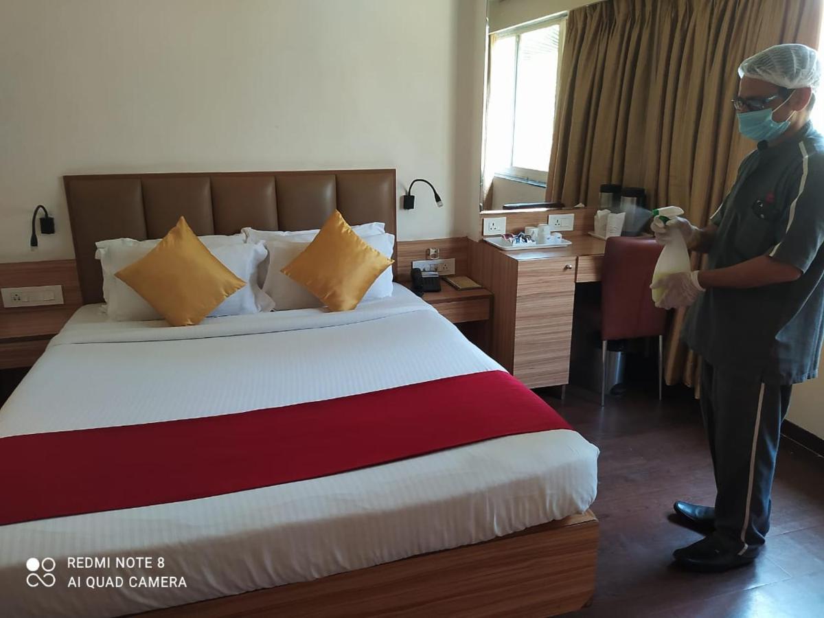 Hotel Plaza Mumbai