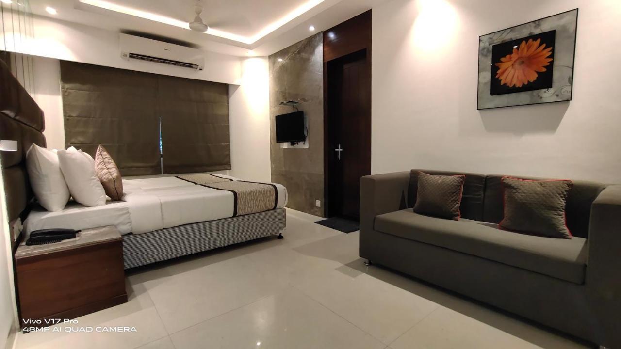 Hotel Supreme - Cuffe Parade 3*
