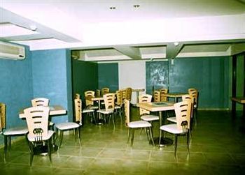 Hotel Fabhotel Savoy Airport