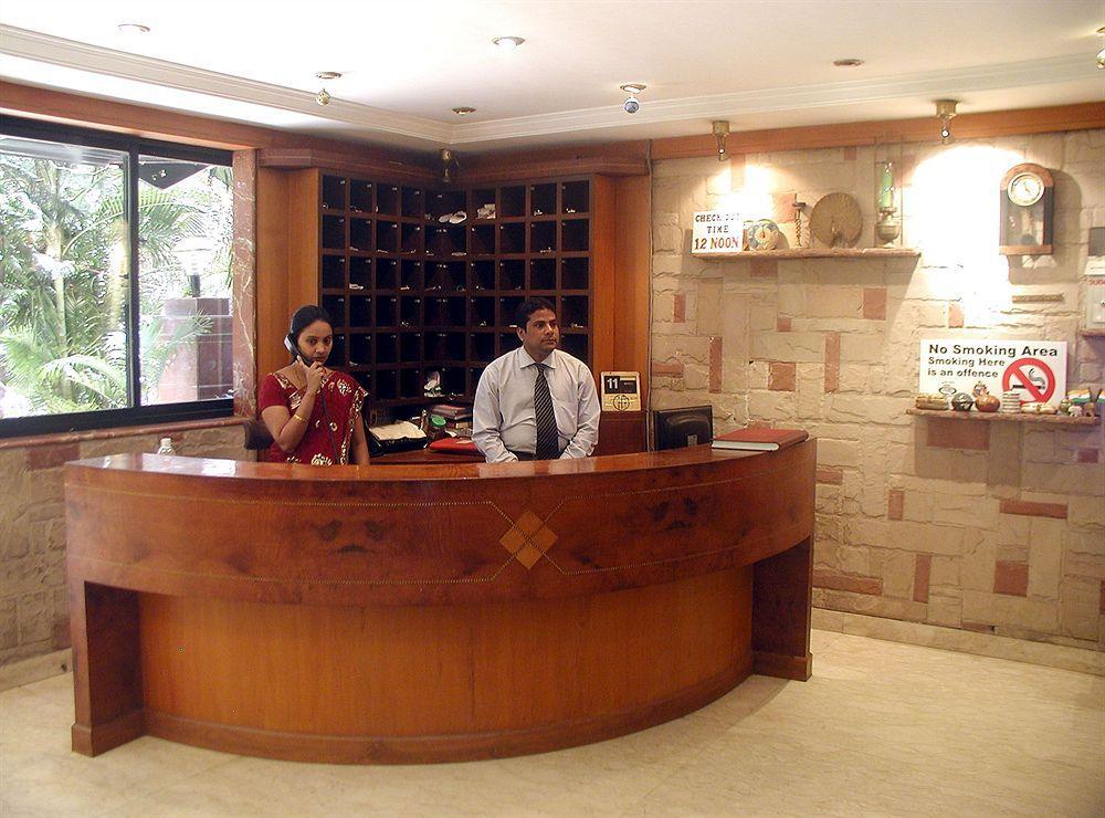 Hotel Supreme - Cuffe Parade 3*