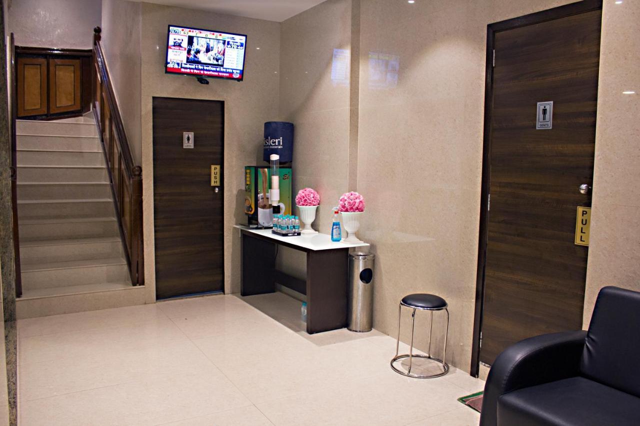 Vishal Hall Inn *