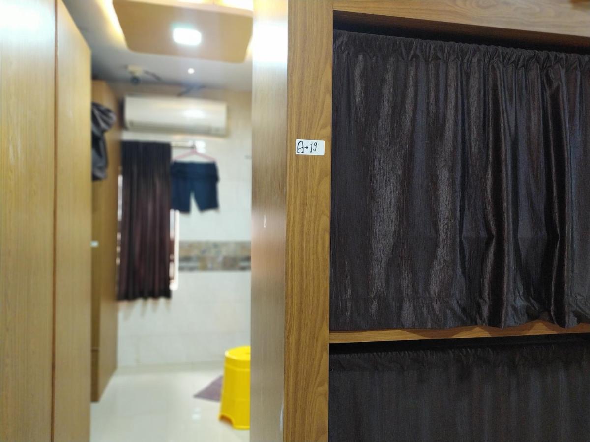 Super Ac Deluxe * Mumbai