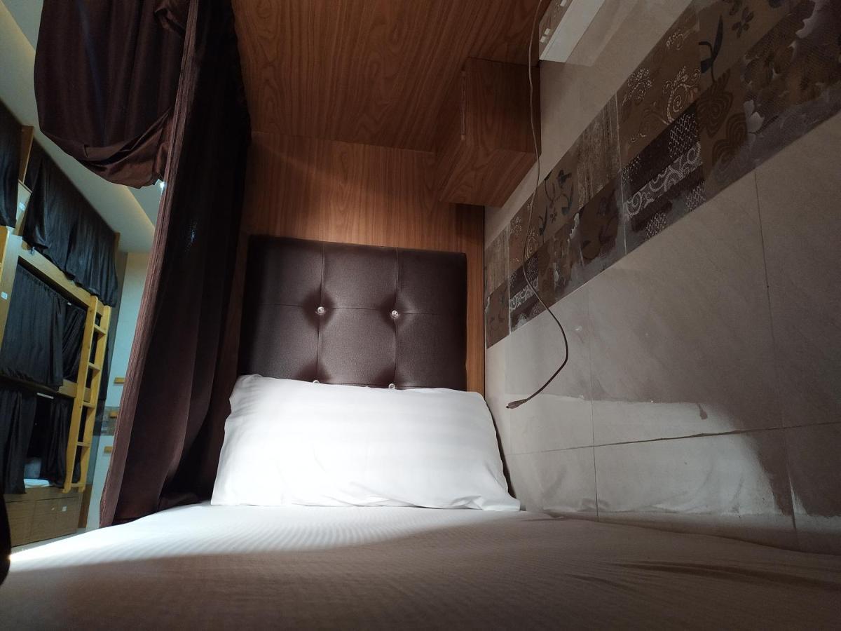 Super Ac Deluxe Hostel *