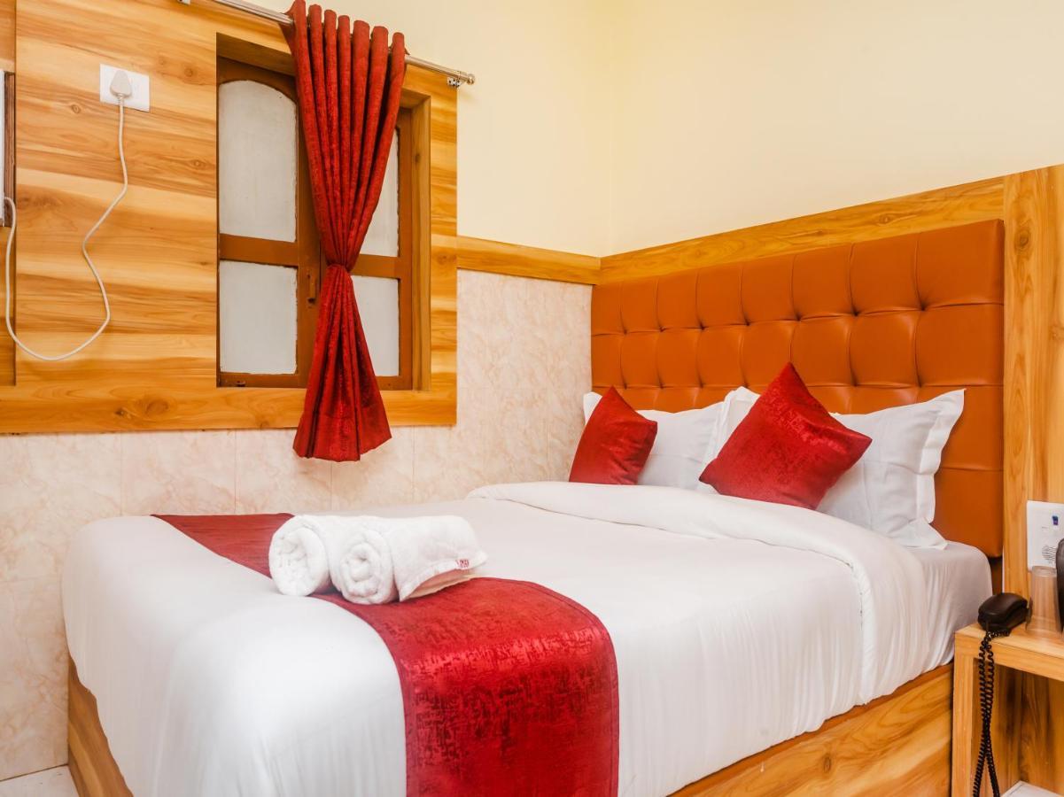 Hotel Aman Near Cst