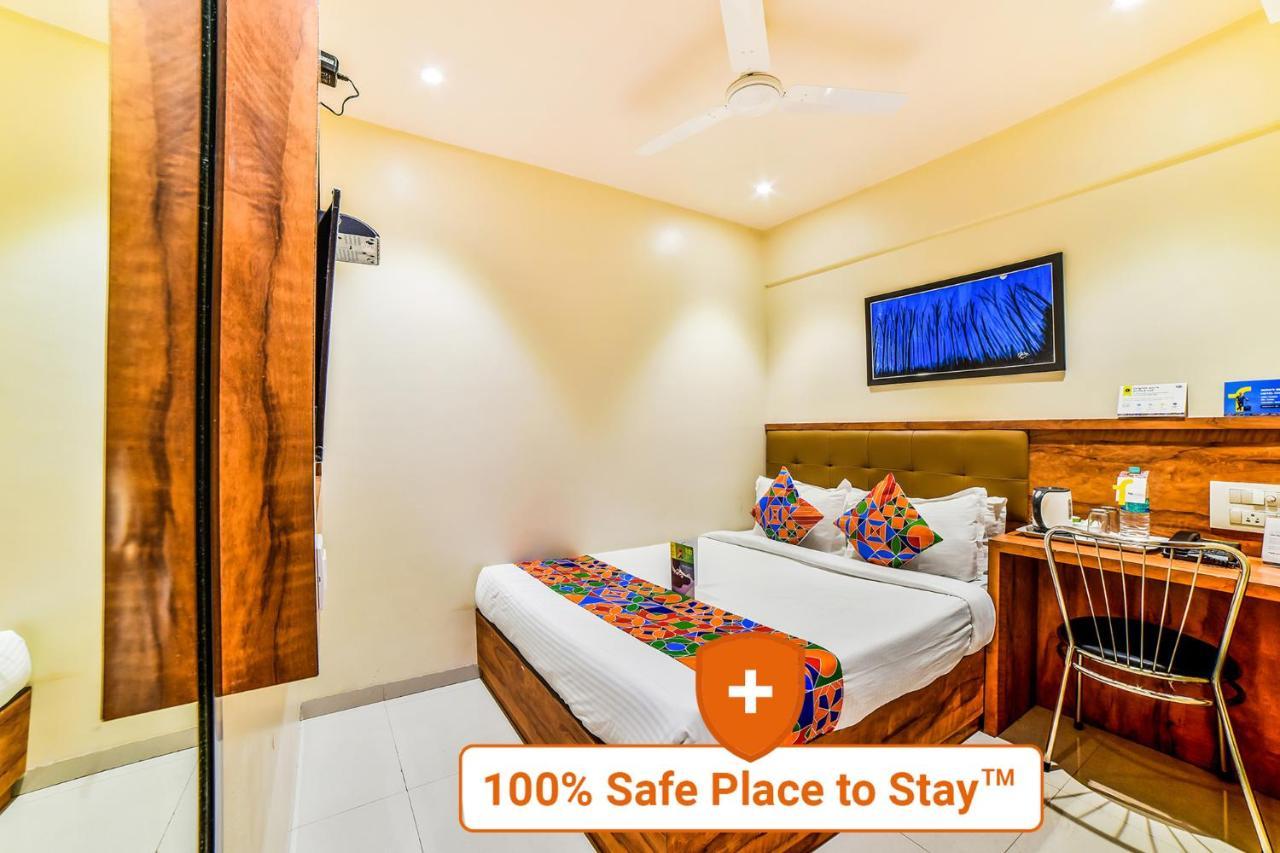 Fabexpress Deluxe Comfort - Nr Kokilaben Hospital Mumbai