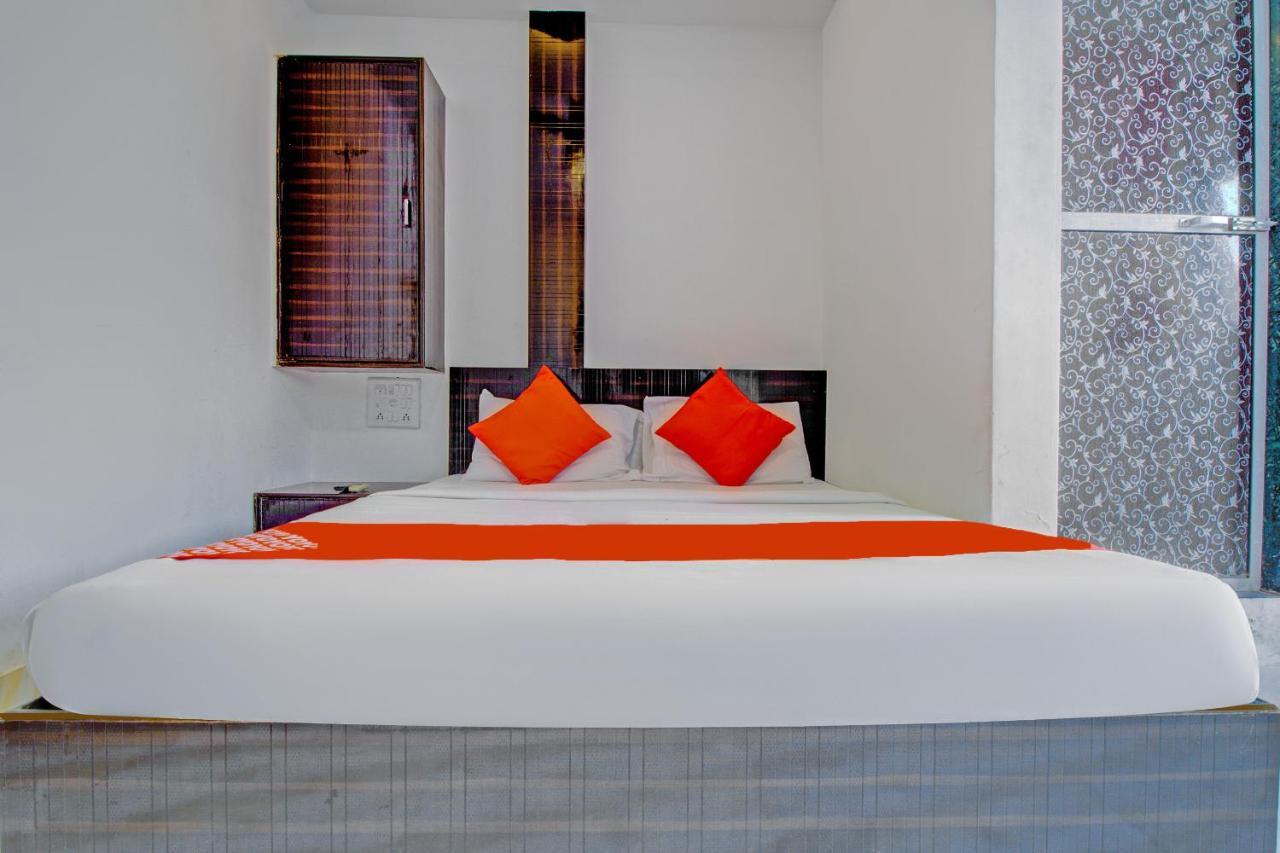 Oyo 76486 Silver Moon Mumbai