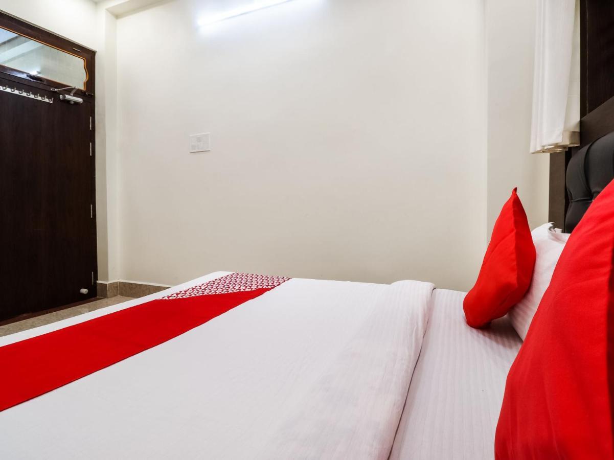 Oyo 77182 Sea Rock 3* Mumbai