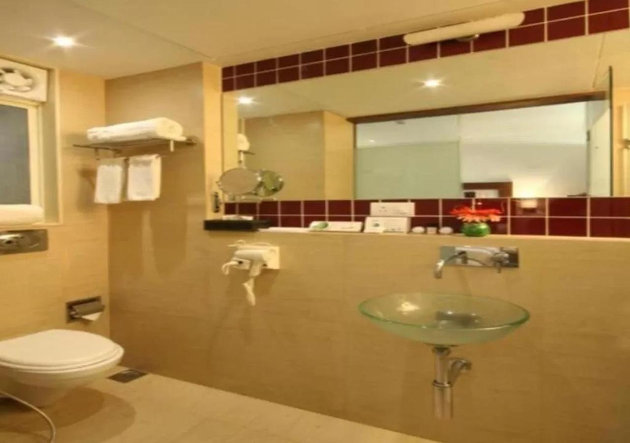 Hotel Suncity Premiere, Near To Airport Mumbai
