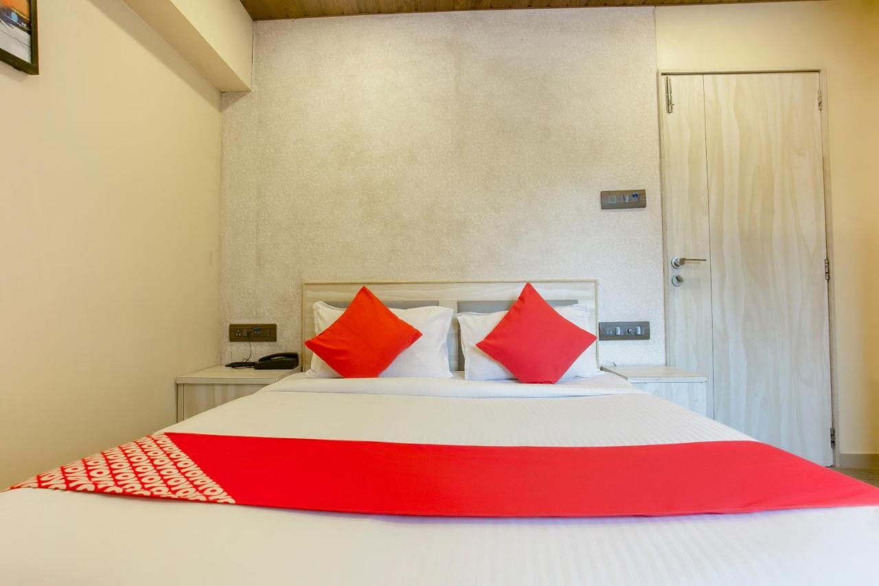 Oyo Flagship 75787 Meadow Hotel 3*