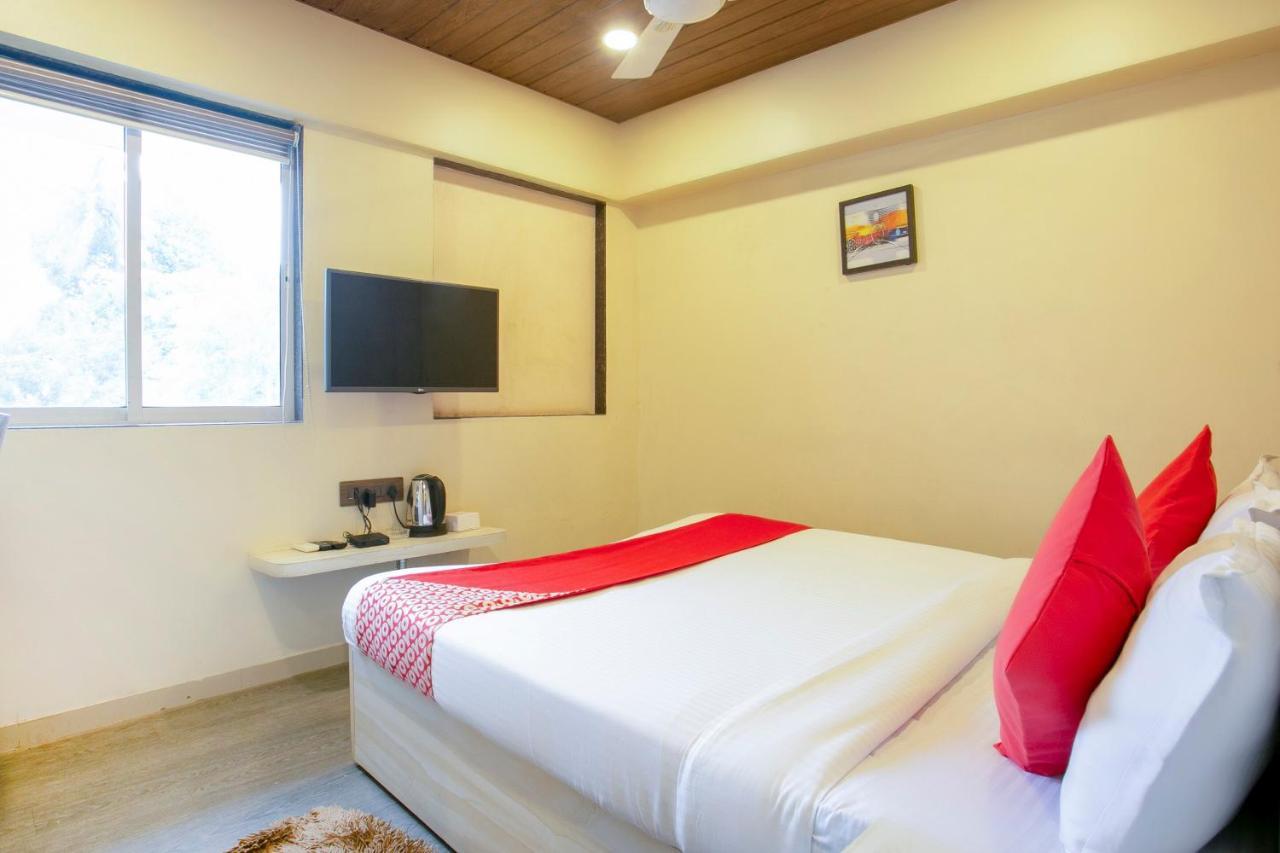 Hotel Oyo Flagship 75787 Meadow Mumbai