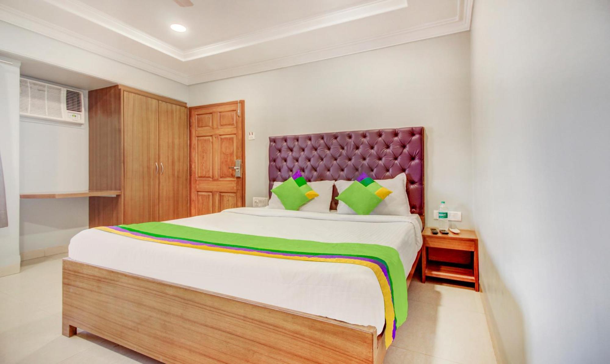 Treebo Cruz Royale Santacruz West Hotel Mumbai