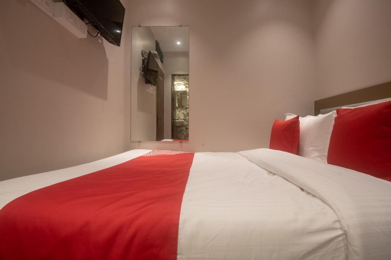 Oyo 41605 Prince Palace 3*