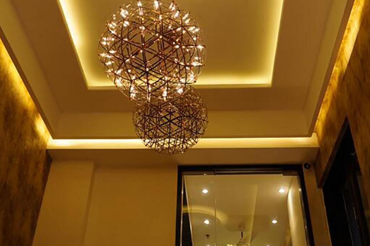 Elegance 2*