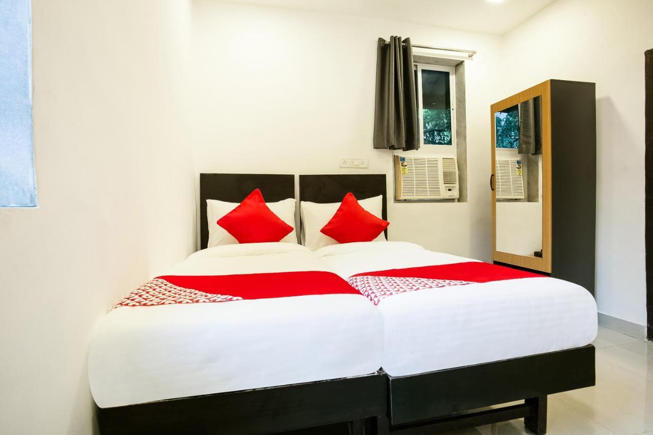 Hotel Oyo Flagship 77192 Shangrila Nehru Road 3*