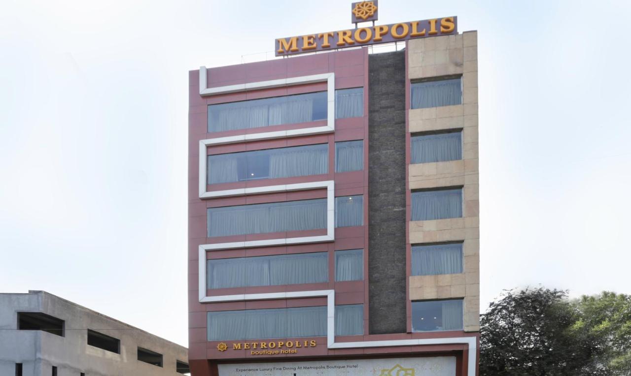 Metropolis Hotel