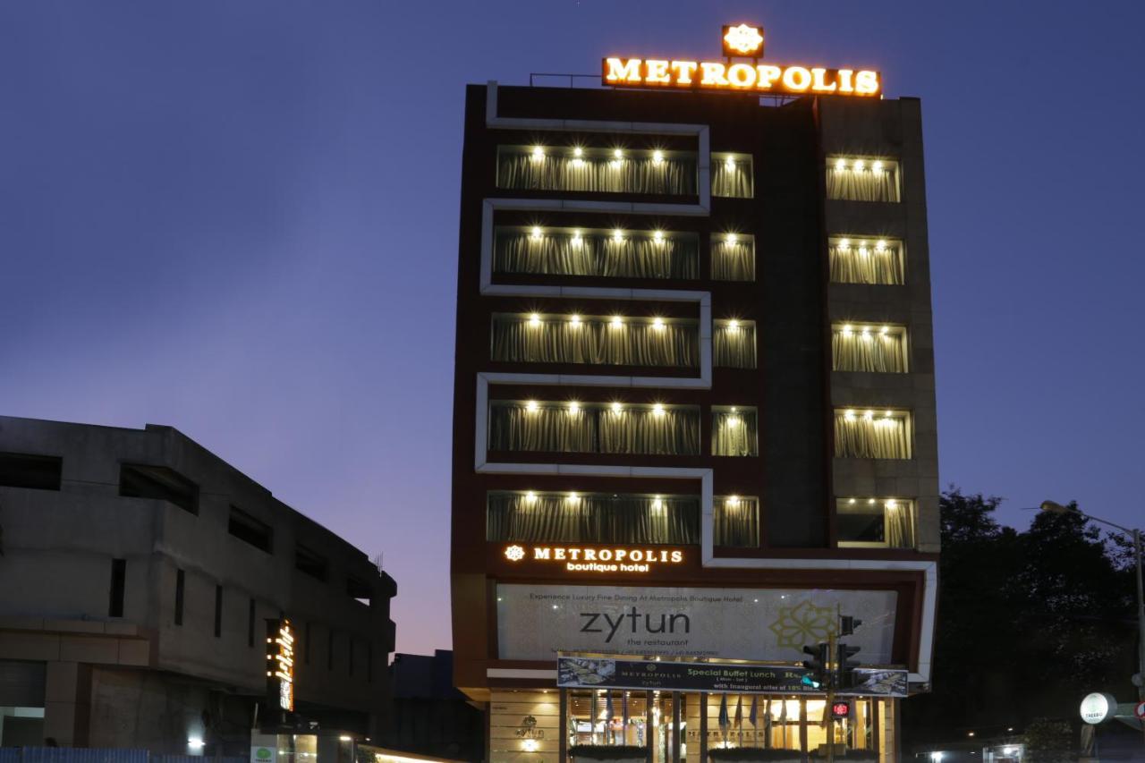 Metropolis Hotel
