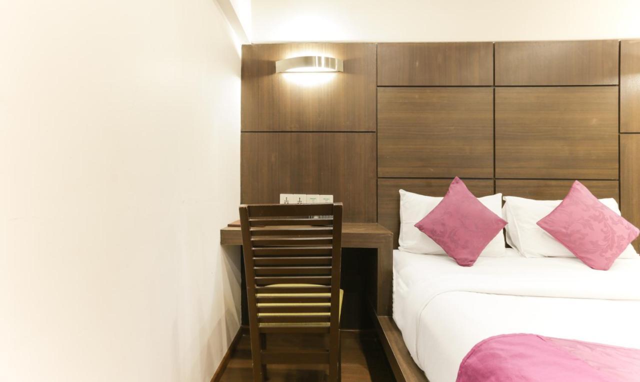 Metropolis Hotel 4*